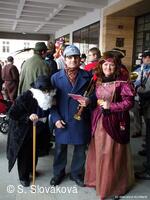 * Z DĚNÍ VE MĚSTĚ