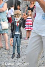 * Z DĚNÍ VE MĚSTĚ